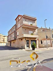 Casa a Villavieja. Dos viviendas, local, garaje y terraza en un mismo edificio