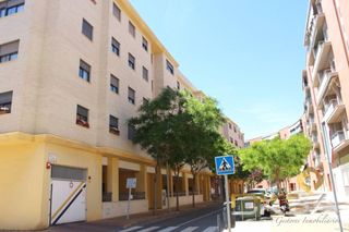 Lloguer Aparcament cotxe  Calle de joaquín garcía girona. Cansado de dar vueltas para aparcar? por 50  al mes, problema re