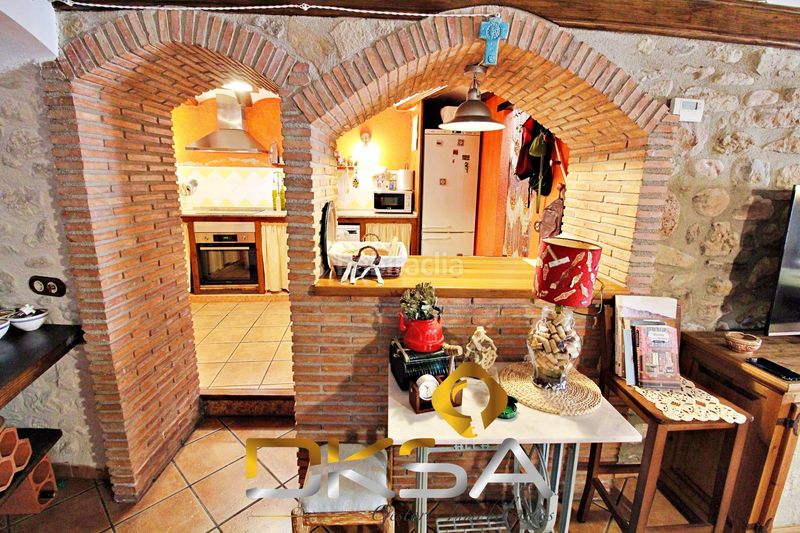 Foto 1e8cd6c8-d4a1-4ca7-9711-3f35c8309485. Casa amb calefacció a Morella