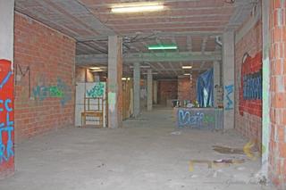 Lloguer Local Comercial  Roser mare de deu. Amplio local para múltiples actividades. en alquiler y o en vent