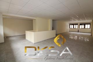 Location Local commercial  Francesc tarrega. Amplio local comercial en entresuelo en alquiler, vilareal