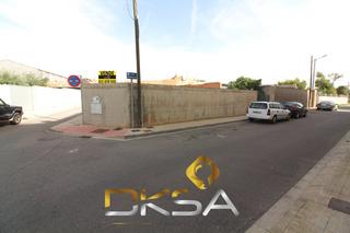 Terreny residencial  Madrigal. Terreno urbano con 548m2 listo para construir en calle madrigal,