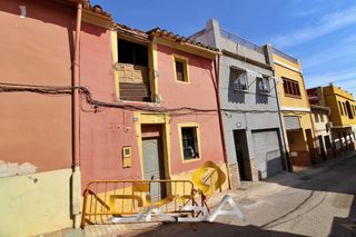 Casa en Vall d�Uix� (la). Amplia casa para reformar en barrio del pilar, vall duix�