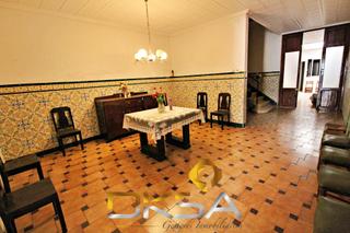 Casa en Madrigal. Amplia casa con 6m de fachada en venta, vilareal