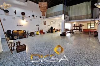 Local Comercial a Madrigal. Amplia navelocal comercialsolar urbano en venta en vilareal