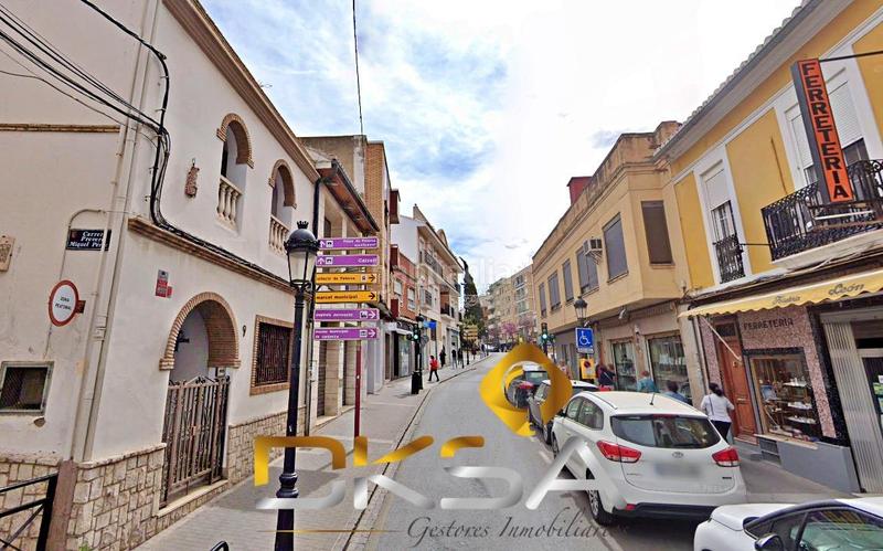 Foto 5daf57a7-a853-4b98-aa43-7c7b051e1d52. Alquiler local comercial amplio local comercial en alquiler en el centro en Paterna