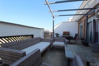 Appartamento  Monserrat - montserrat - lluis vives. Atico en planta 3 habitaciones 2 baños