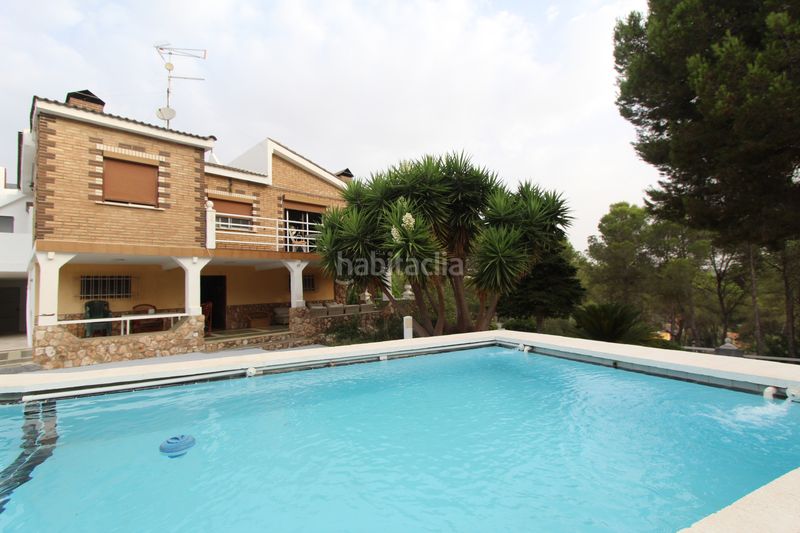 Foto b74d1363-eed2-41f7-9cf0-933cf83b6fce. Casa amb calefacció aparcament piscina a Cumbres de Calicanto Torrent