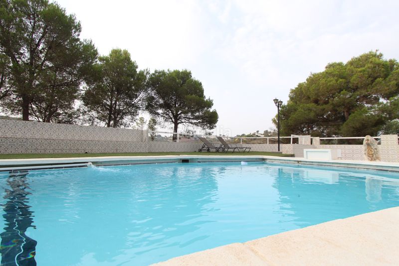 Foto c55f5439-8b58-4895-99c7-02f5c56d1b02. Casa amb calefacció aparcament piscina a Cumbres de Calicanto Torrent