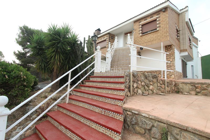 Foto cf671adf-ea3b-41a5-aa75-ea646489538b. Casa amb calefacció aparcament piscina a Cumbres de Calicanto Torrent