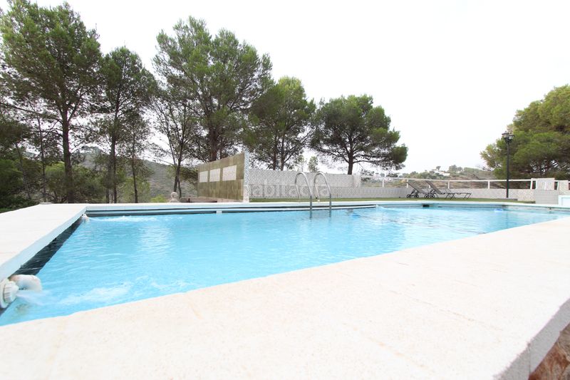 Foto fdf91bd9-ecf5-4aca-8341-f9c874884ec6. Casa amb calefacció aparcament piscina a Cumbres de Calicanto Torrent