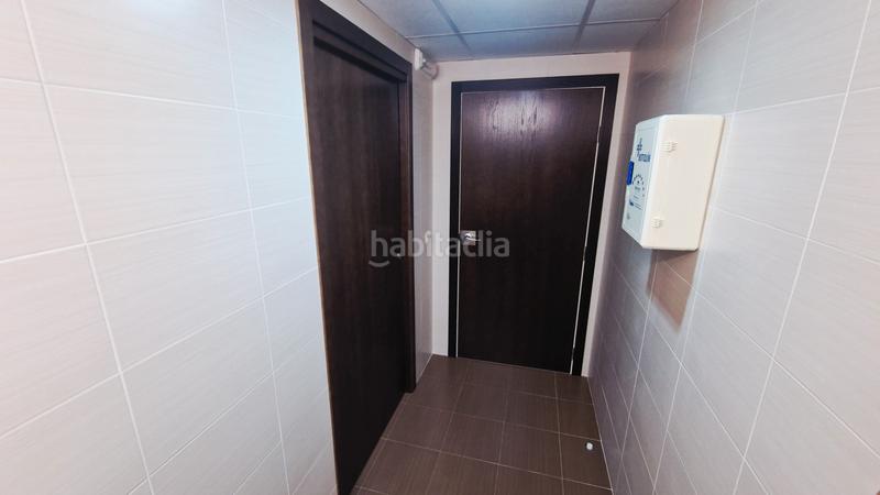 Foto 52c19f4e-6d50-49e7-8418-6568137a45ca. Local comercial entrasuelo en venta en zona Piscinas en Villarreal / Vila - real