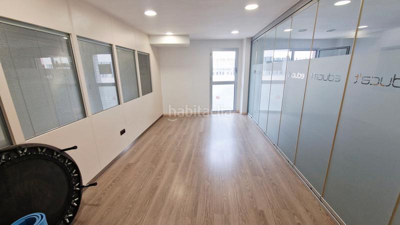 Foto 5bc533c7-4724-4d27-be98-749b9af6c933. Local comercial entrasuelo en venta en zona Piscinas en Villarreal / Vila - real