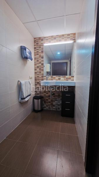 Foto 988f9a16-70e9-439a-b126-15e31c9729fb. Local comercial entrasuelo en venta en zona Piscinas en Villarreal / Vila - real