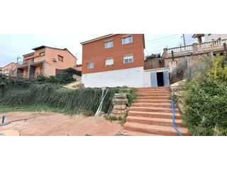 Xalet a Castellnou-Can Mir-Can Sol. Chalet a los 4 vientos en rubi