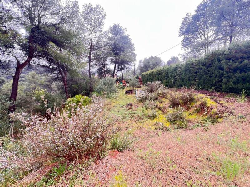 Foto d646be65-07d3-4f2d-8fd2-70dd1e665327. Residential plot in Rellinars