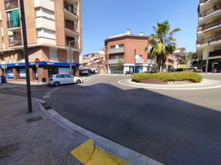 Estudi a Mercat. Finca adaptada para vivienda con local en can oril