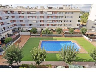 Dplex a Les Arenes - La Grpia - Can Montllor. Espectacular duplex con piscina comunitaria al lado de la estaci