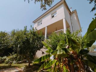 Chalet  Núria. Espectacular torre en venta en rubí