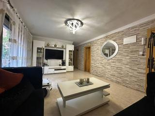 Pis a Ca n'Anglada. Piso totalmente reformado de 3 habitaciones con balcon