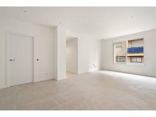 Casa  Pare llaurador. Luminoso y amplio piso reformado muy cerca del parc sant jordi