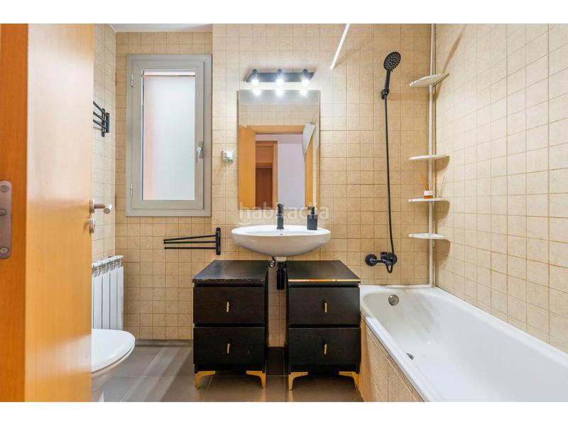 Foto 96c99805-6554-40f1-8090-43725c5223c6. Maison jumelée avec chauffage parking dans Roc Blanc Terrassa