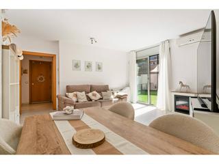 Casa adossada a Roc Blanc. Seminueva de 3 habitaciones, terraza de 48 m y zona comunitaria