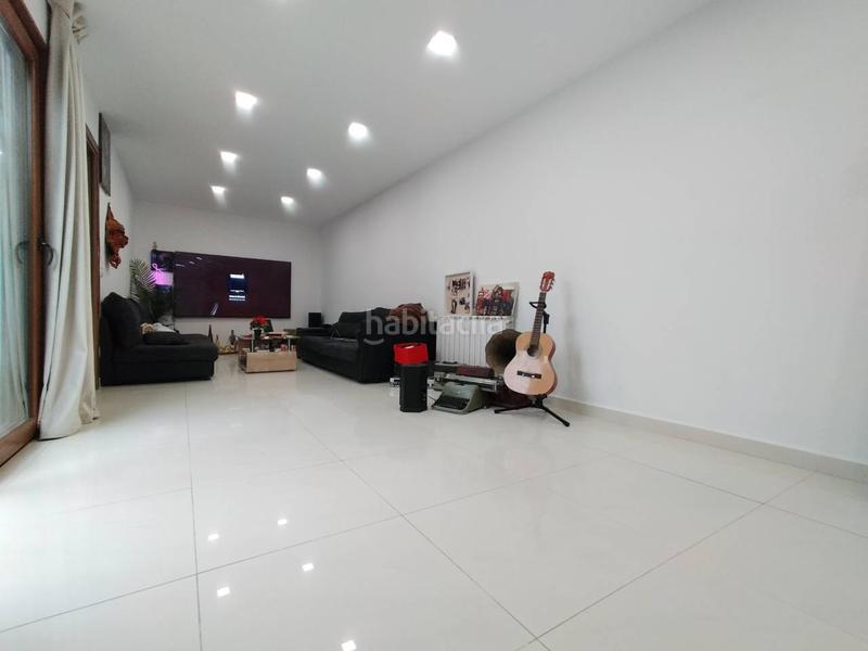 Foto 86d08a71-3fa1-45e0-a4e3-8e0256041ed9. Casa amb calefacció a Ca n'Anglada Terrassa