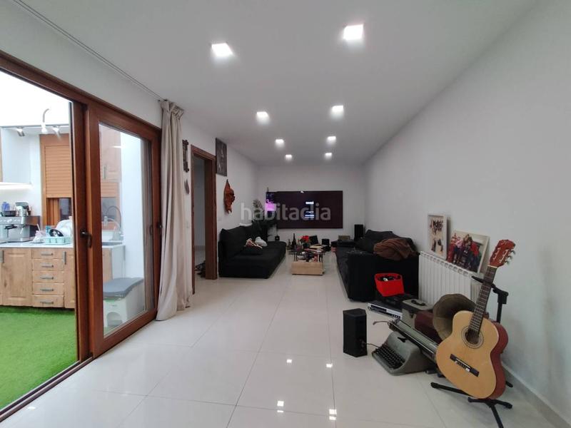 Foto c7e97dea-8ce1-4426-9743-a823103a210b. Casa amb calefacció a Ca n'Anglada Terrassa