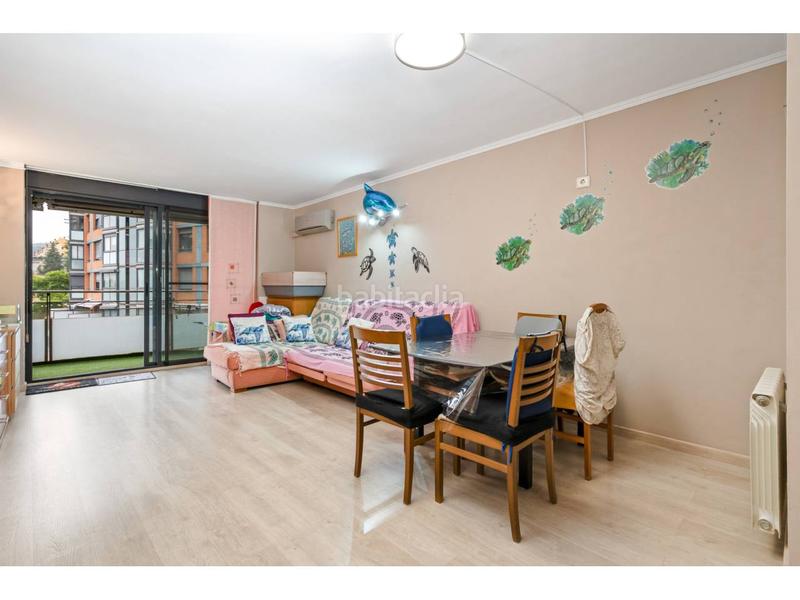 Foto e09b3a2e-4d5b-41dd-9491-a9e94c68ba65. Appartamento con riscaldamento parcheggio piscina in Sant Andreu de la Barca