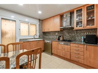 Flat  Salmerón. Piso de 4 habitaciones y párquing