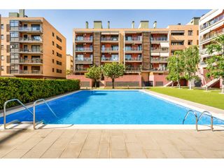 Pis a Espai Tolra - Els Pedrissos - Can Carner. Piso con terraza y piscina en castellar del vall�s  espai tolra