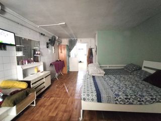 Geschäftsraum in Mercat. Finca adaptada para vivienda con local en can oriol