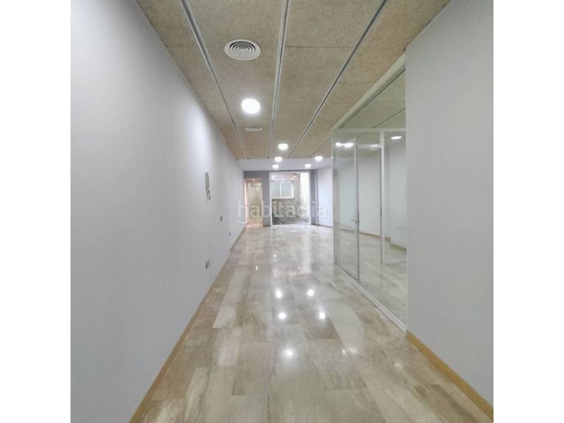 Foto 2b88a41a-53c1-4576-8974-7f87dad1bb4c. Lloguer local comercial a Barri del Centre Terrassa