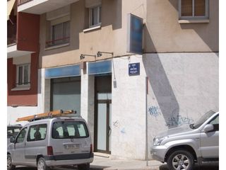 Local Comercial a Calle Monturiol