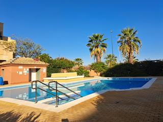 Apartament en Avenida mojarras de las 9. Magnfica terraza en primera lnea de playa en punta del moral.