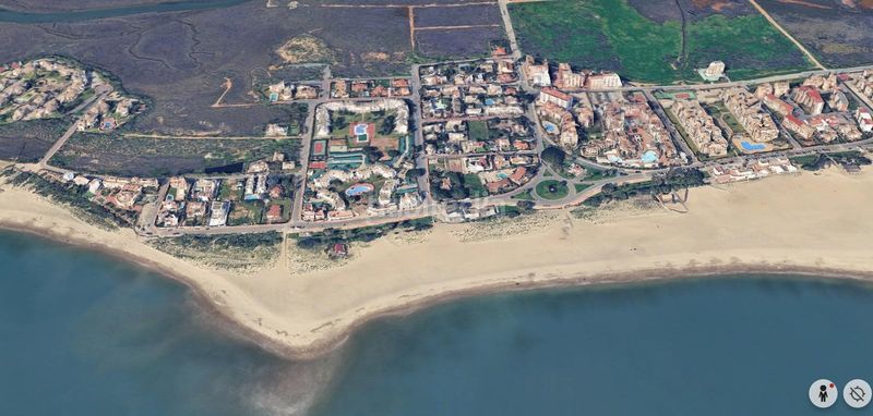 Foto c807a51d-4c74-4c82-ac2d-3781a58fd87e. Apartament a avenida gavilanes de los 75 a Isla Canela Ayamonte