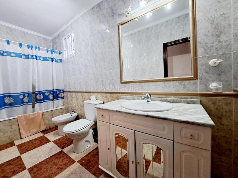 Foto 003e64b3-29f7-41f0-a8d3-5e3f9b29d6b4. Casa aparellada amb aparcament a Ayamonte ciudad Ayamonte