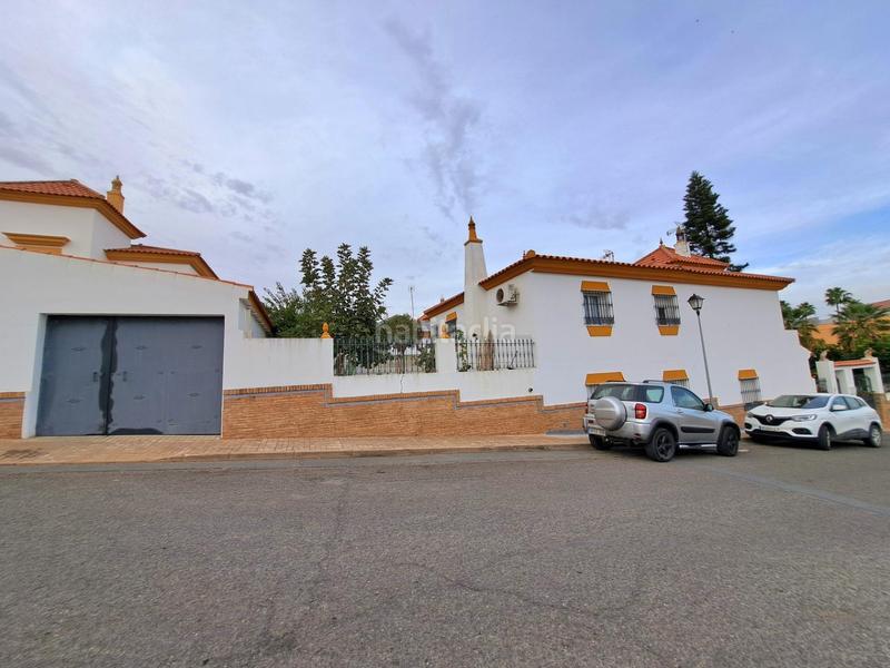 Foto 023851a0-8a9d-4e8d-9fe9-5b4f3de451a4. Casa aparellada amb aparcament a Ayamonte ciudad Ayamonte