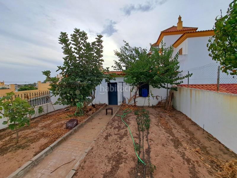 Foto 10ab4c39-440c-49d1-aaad-f6214b5f4bc0. Casa aparellada amb aparcament a Ayamonte ciudad Ayamonte