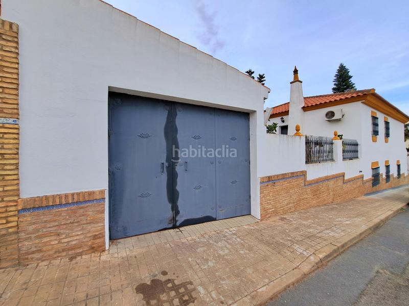 Foto 233adafd-4bfa-4024-8967-e2c2454bfb62. Casa aparellada amb aparcament a Ayamonte ciudad Ayamonte