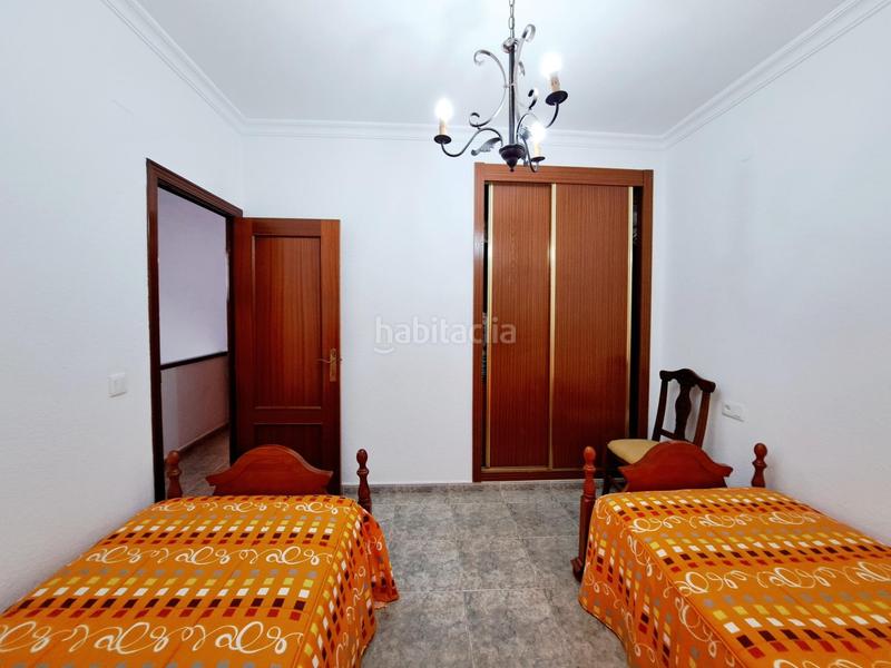 Foto 3e5c2c1f-c1d7-40c4-8df3-bad2d1f48f4f. Casa aparellada amb aparcament a Ayamonte ciudad Ayamonte