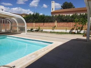 Chalet in Ayamonte ciudad. Espectacular chalet de 5 habitaciones con piscina cubierta en vi