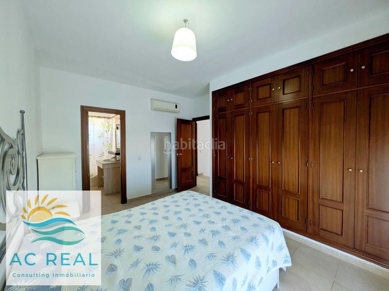 Foto 3183aa2c-7671-4f6c-817e-3b4ce688285e. Casa aparellada amb aparcament a Ayamonte ciudad Ayamonte