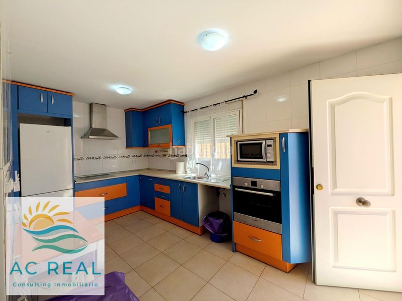 Foto 6318744c-a412-43d7-9320-762f74f11c45. Casa aparellada amb aparcament a Ayamonte ciudad Ayamonte