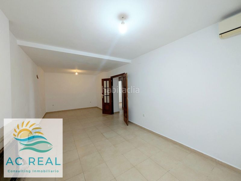 Foto 89f58c28-155f-4980-9ba7-e98dafecfe78. Casa aparellada amb aparcament a Ayamonte ciudad Ayamonte