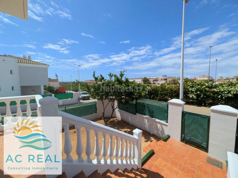 Foto 8dc8041a-0bb8-4522-84e1-f7057abeddd5. Casa aparellada amb aparcament a Ayamonte ciudad Ayamonte