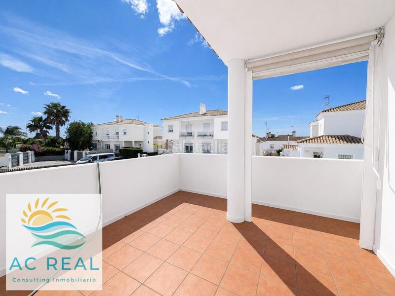 Foto 9473dfd6-e007-4b36-a1aa-9656d1340359. Casa aparellada amb aparcament a Ayamonte ciudad Ayamonte