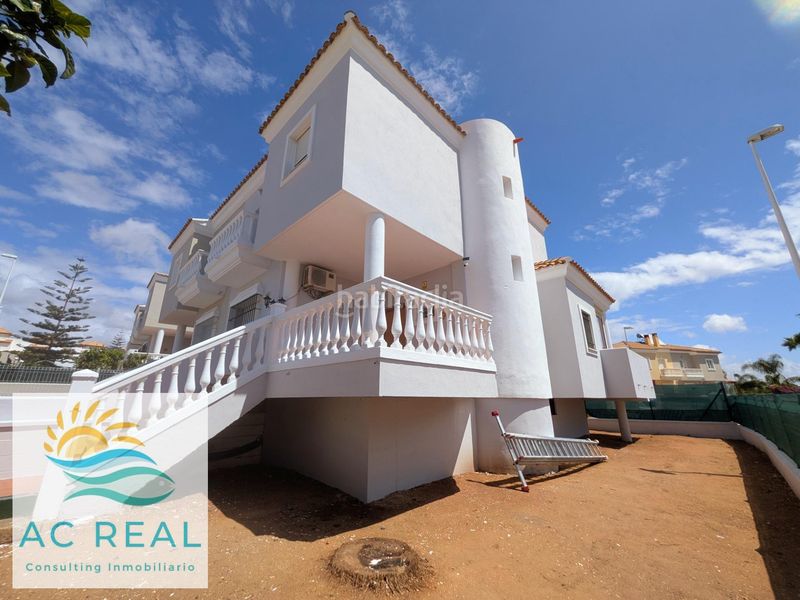 Foto a041953a-5578-44c9-be36-3f7e4f1f68f5. Casa aparellada amb aparcament a Ayamonte ciudad Ayamonte