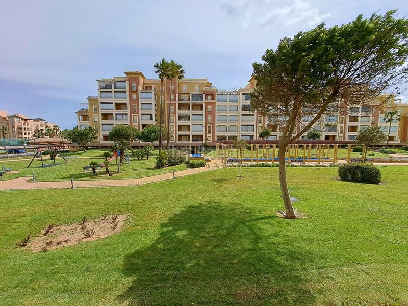 Foto 98022648-7a23-4415-a68a-2fb1e6e320a0. Apartament a avenida avenida cisnes 1 a Isla Canela Ayamonte